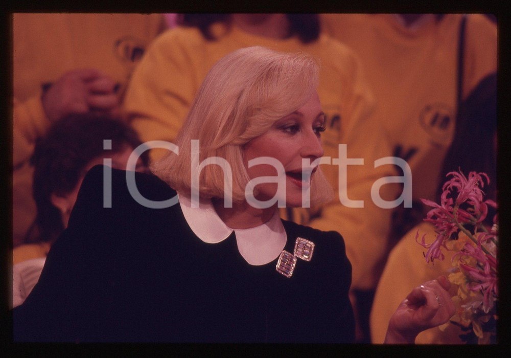 35mm vintage slide* 1990ca TELEVISIONE - Raffaella CARRA' ritratto showgirl (3)