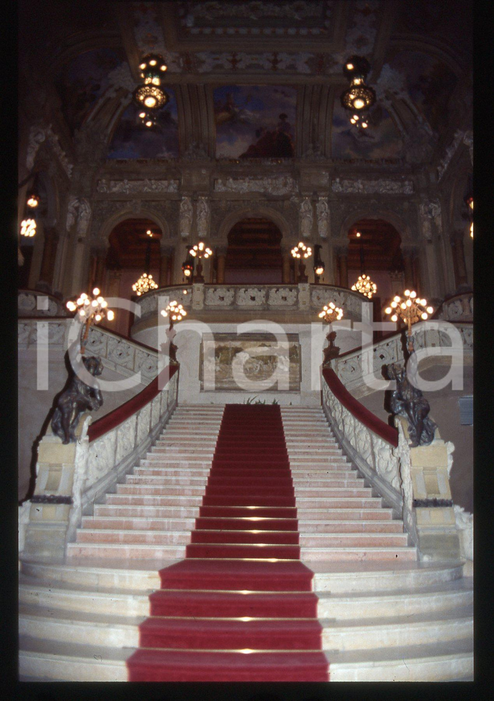 35mm vintage slide* 1990ca SAN PELLEGRINO TERME - Gli interni del CASINO (8)   Diapositiva d'epoca, in formato 35 mm. CONDIZIONI: GOODE' severamente vietata la riproduzione. Tutti i diritti sono riservati. ICharta mette in vendita, sul negozio eBay e in esclusiva sul sito "icharta" il proprio archivio composto da numerose diapositive e negativi fotografici d'epoca, tutti originali e autentici, che attraversano la storia del costume italiano tra gli la fine degli anni Sessanta e Novanta.Si tratta di uno sguardo inedito sull'attualit&agrave;, la politica, la vita quotidiana, il gossip e la cultura, che fotografa il cambiamento della nazione in quest'ultimo scorcio del XX secolo. Un'occasione unica per il mercato del collezionismo, che vede finalmente disponibile un archivio eccezionale per vastit&agrave;, tematiche e condizioni, in un settore (il negativo fotografico e la diapositiva) di assoluta novit&agrave; e dalle interessanti prospettive di investimento.  originale e autentica 1