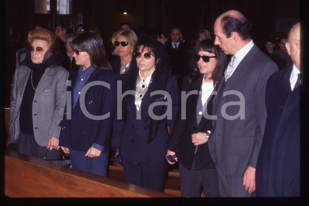Fotografia d epoca originale 35mm vintage slide 1995 MILANO  Maurizio GUCCI Funerali dell imprenditore 3 1