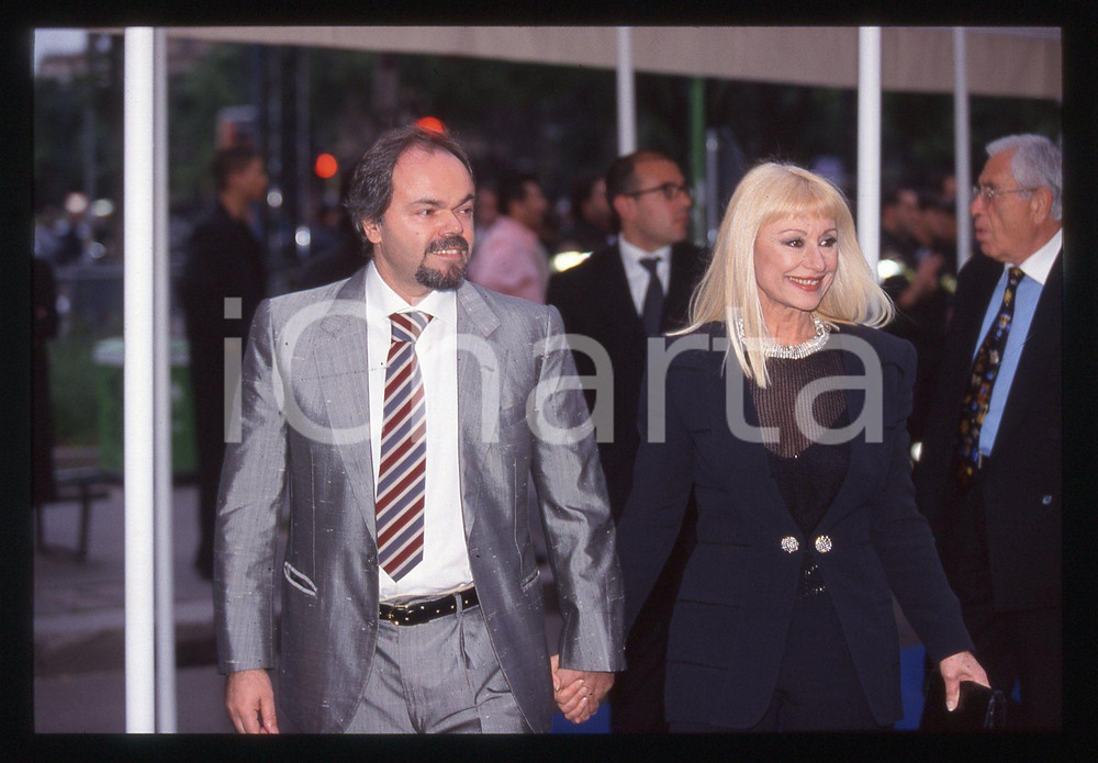 35mm vintage slide* 1998 NOTTE TELEGATTI - Raffaella CARRA' e Sergio JAPINO (2)