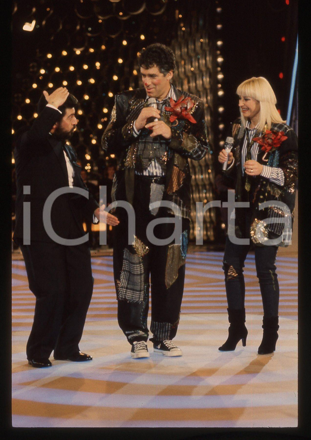 35mm vintage slide* 1998 RAFFAELLA CARRA' SHOW Raffaella CARRA' e Elliot GOULD 