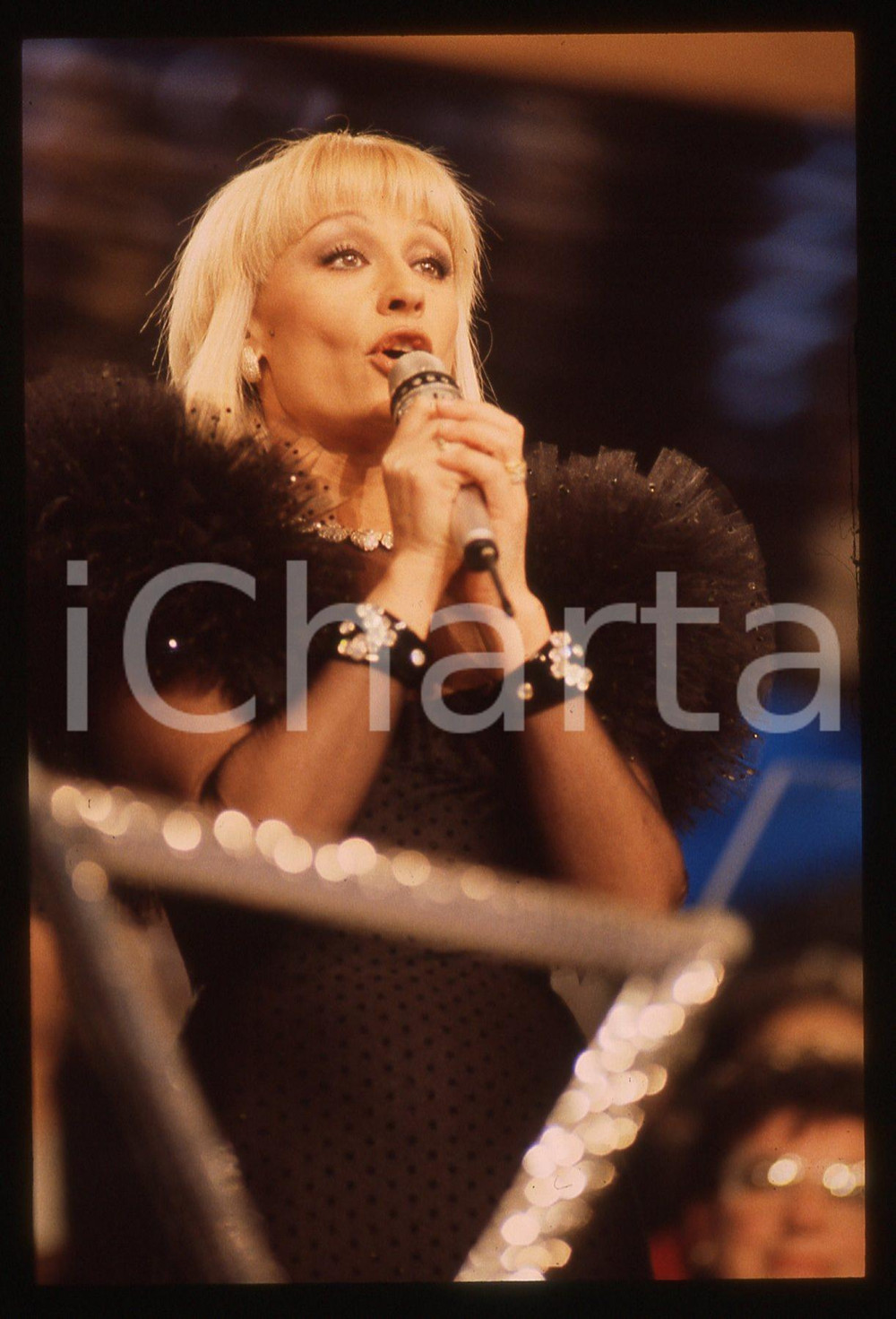35mm vintage slide* 1990ca TELEVISIONE - Raffaella CARRA' ritratto showgirl (22)
