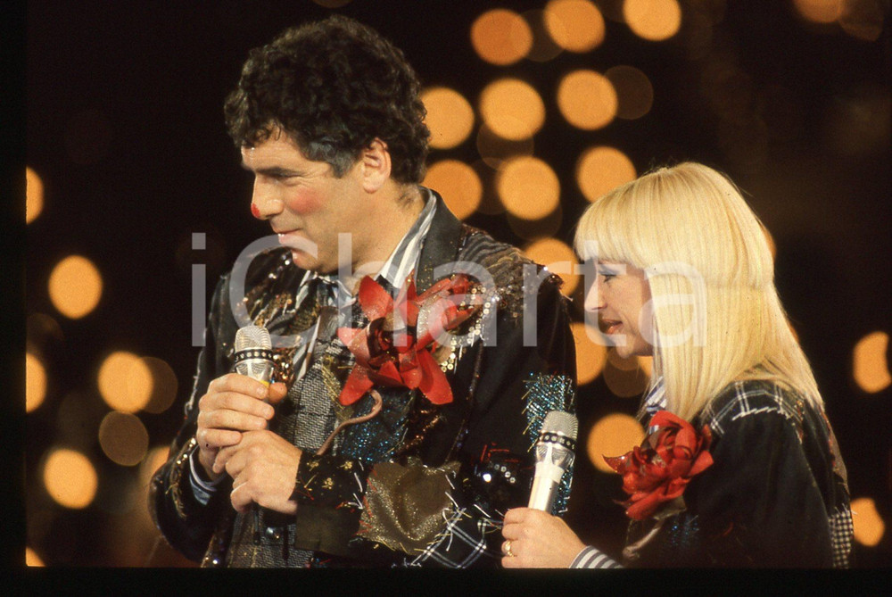 35mm vintage slide*1998 RAFFAELLA CARRA' SHOW Raffaella CARRA' e Elliot GOULD *6