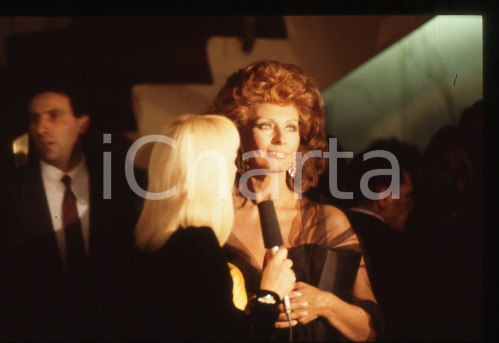 35mm vintage slide* 1988 RAFFAELLA CARRA' SHOW Raffaella CARRA' e Sophia LOREN *