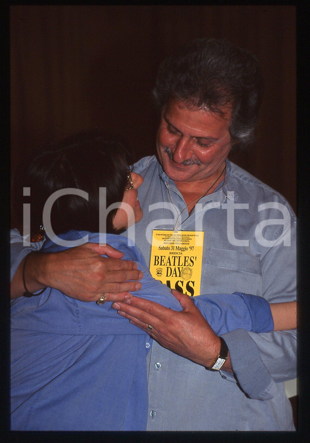 35mm vintage slide* 1997 BRESCIA Pete BEST batterista BEATLES con ammiratrice