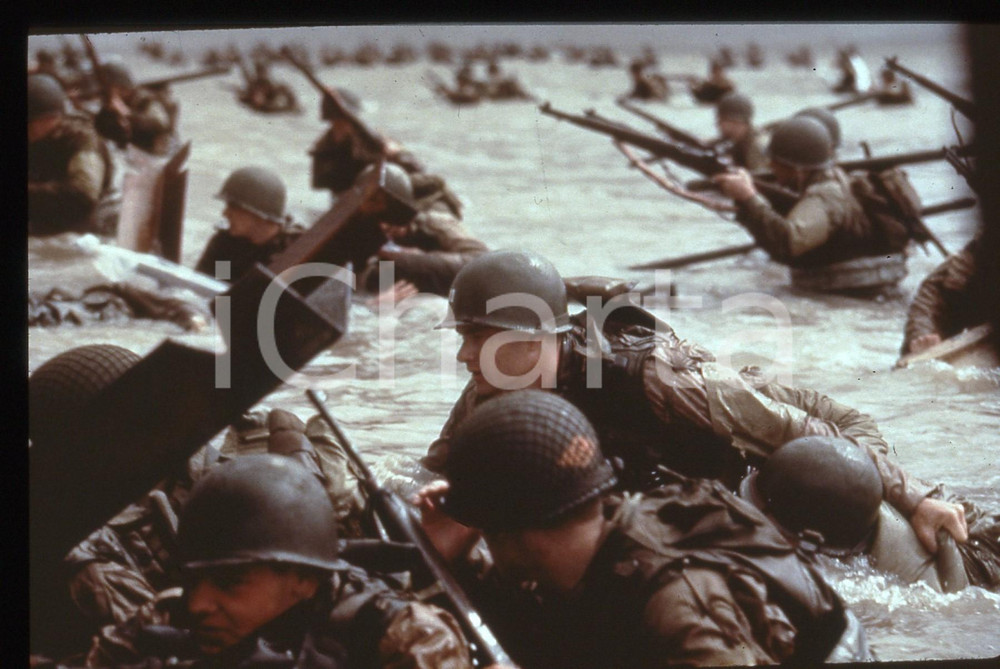 Fotografia d epoca originale 35mm vintage slide 1998 SALVATE IL SOLDATO RYAN  Tom HANKS in una scena 1