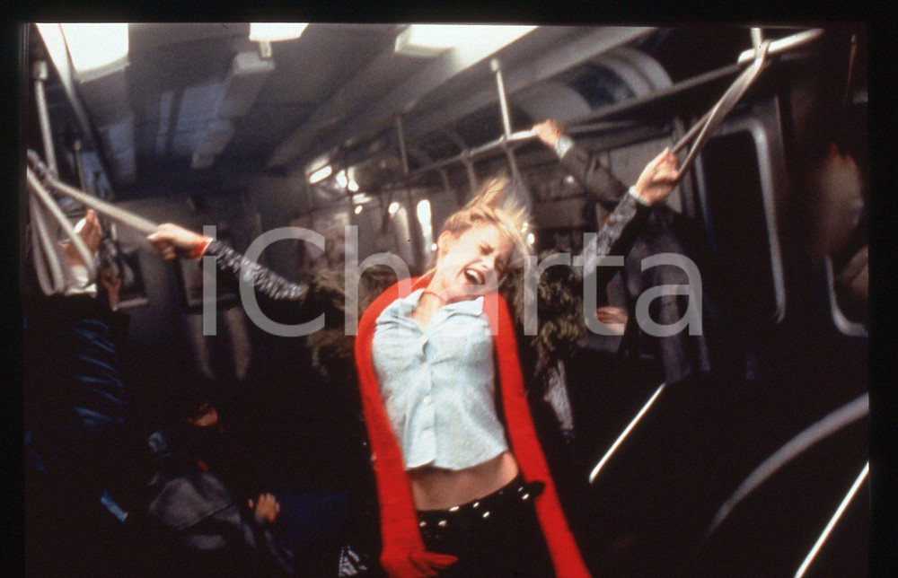 Fotografia d epoca originale 35mm vintage slide 1999 Film STIGMATA  Patricia ARQUETTE in una scena 1