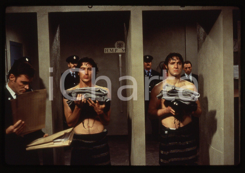 Fotografia d epoca originale 35mm vintage slide 1996 Film SOME MOTHER S SON  Aidan GILLEN in una scena 1