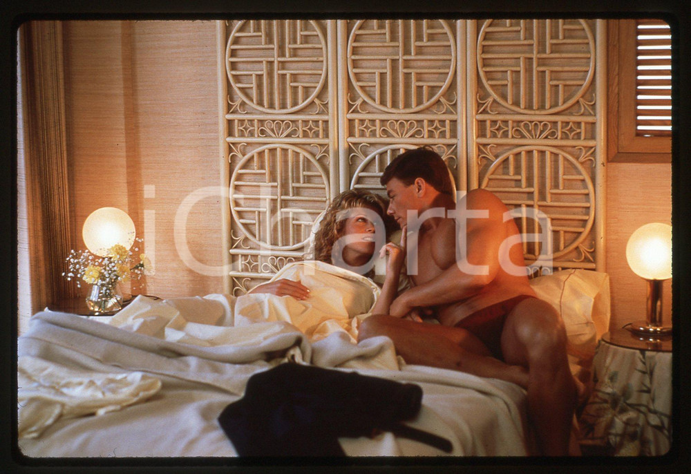 Fotografia d epoca originale 35mm vintage slide 1988 Film BLOODSPORT  JeanClaude VAN DAMME e  Leah AYRES 1