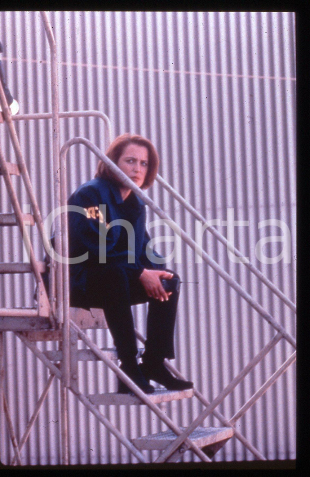 Fotografia d epoca originale 35mm vintage slide 1993 THE X FILES Gillian ANDERSON in una scena della serie 1