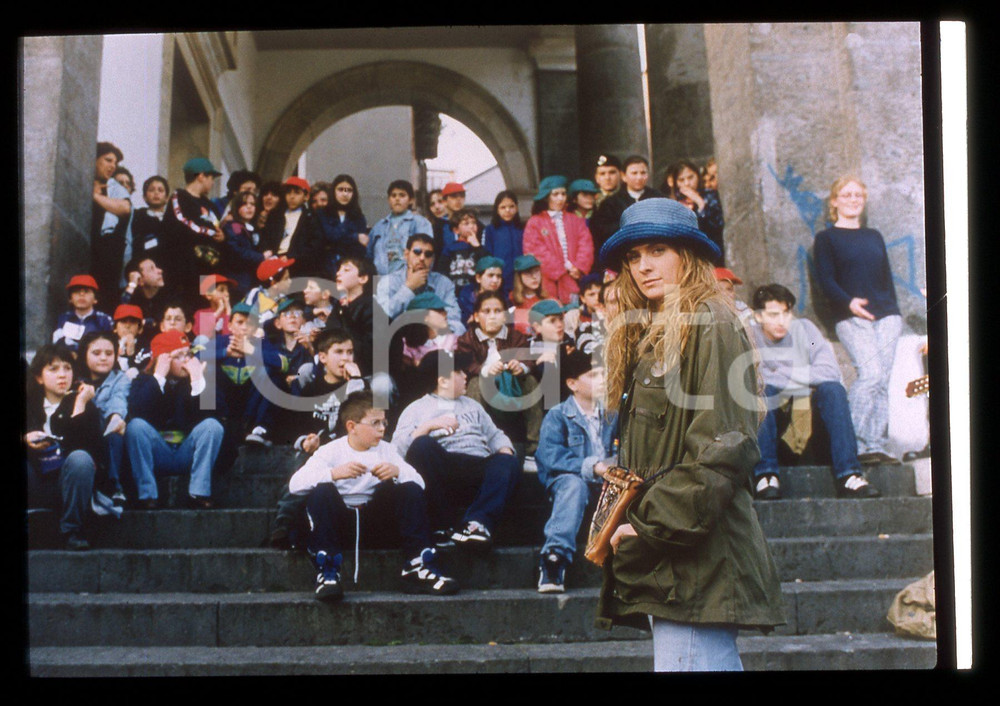 Fotografia d epoca originale 35mm vintage slide 1998 UN POSTO AL SOLE  Serena AUTIERI in una scena 2 1