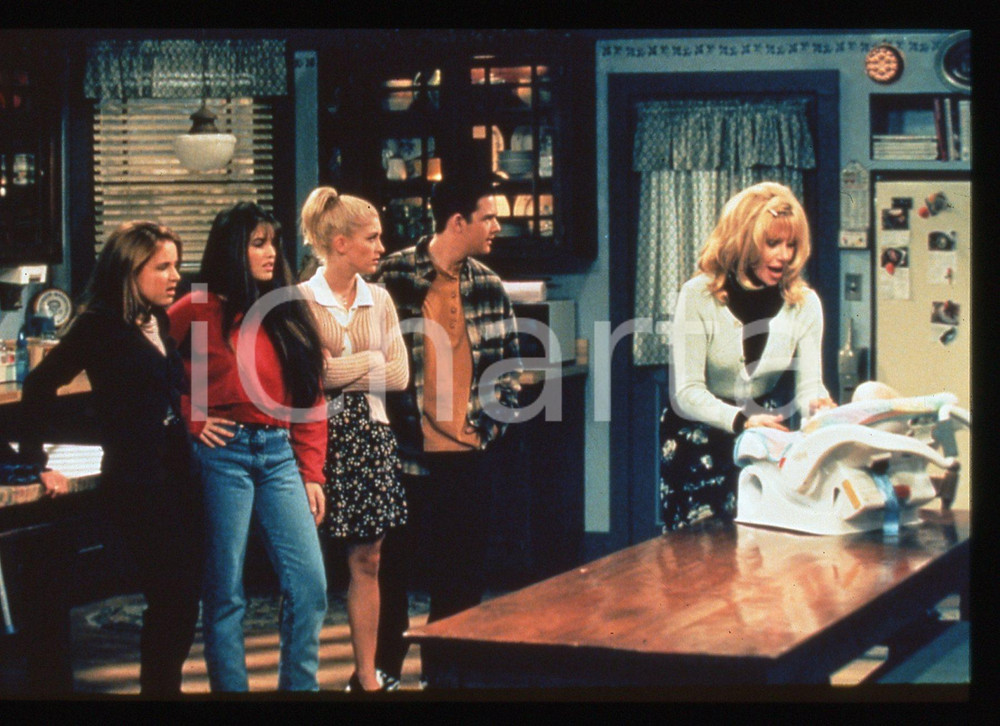 Fotografia d epoca originale 35mm vintage slide 1991 STEP BY STEP  Suzanne SOMERS in una scena della serie 1