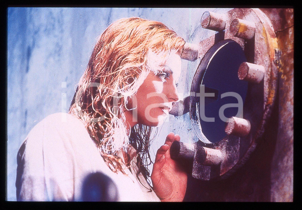 Fotografia d epoca originale 35mm vintage slide 1997 Telenovelas URAGANO  Angelica RIVERA in una scena 1