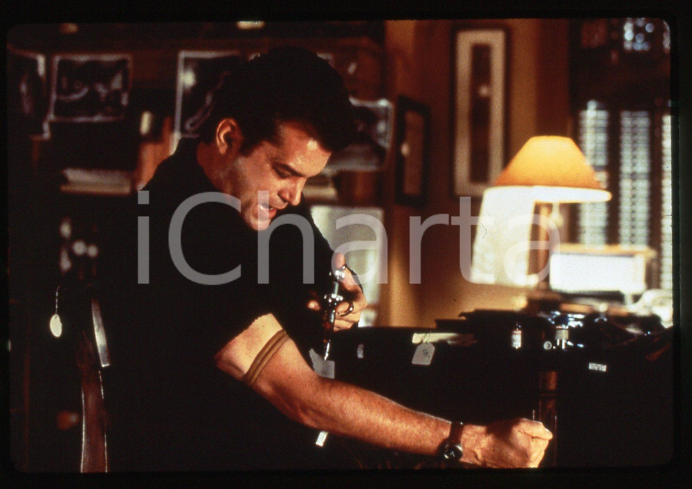 35mm vintage slide* 1996 Film UNFORGETTABLE - Ray LIOTTA in una scena (2)
