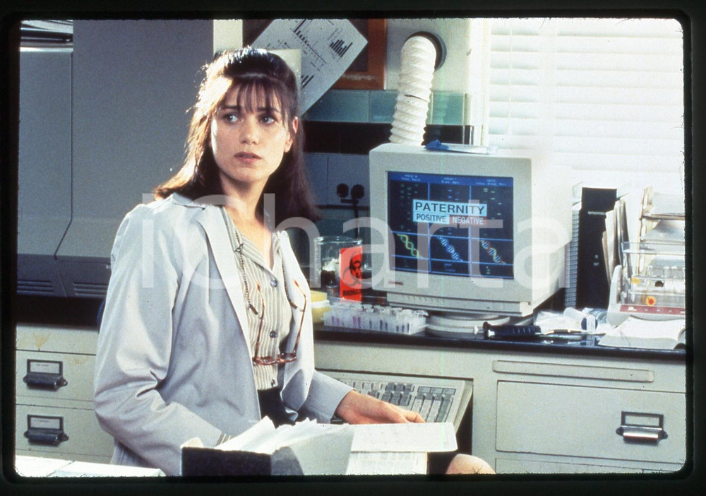 35mm vintage slide* 1996 Film UNFORGETTABLE - Linda FIORENTINO in una scena