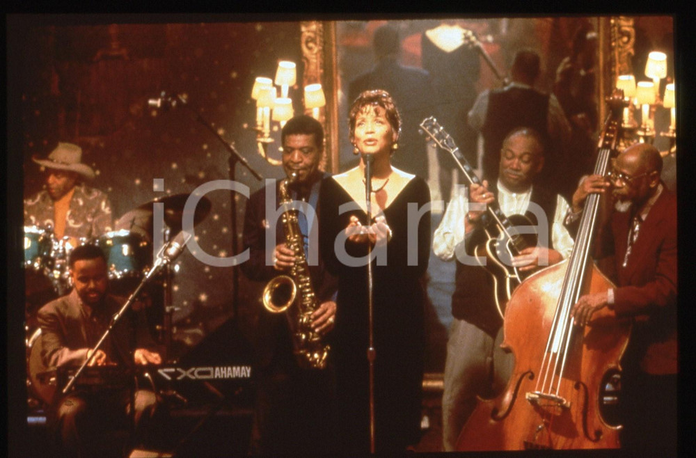 Fotografia d epoca originale 35mm vintage slide 1996 Film THE PREACHER S WIFE  Whitney HOUSTON in una scena 1
