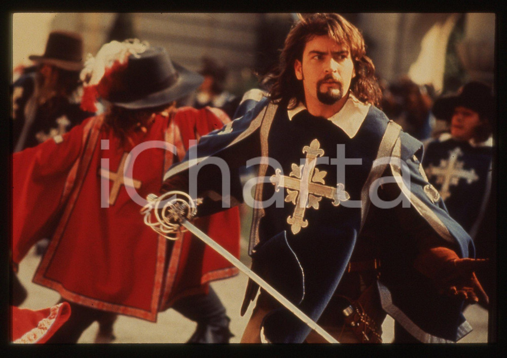 35mm vintage slide* 1993 THE THREE MUSKETEERS - Charlie SHEEN in una scena