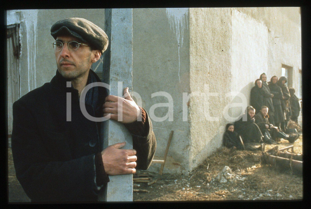Fotografia d epoca originale 35mm vintage slide1997 Film LA TREGUA  John TURTURRO interpreta Primo LEVI 5 1