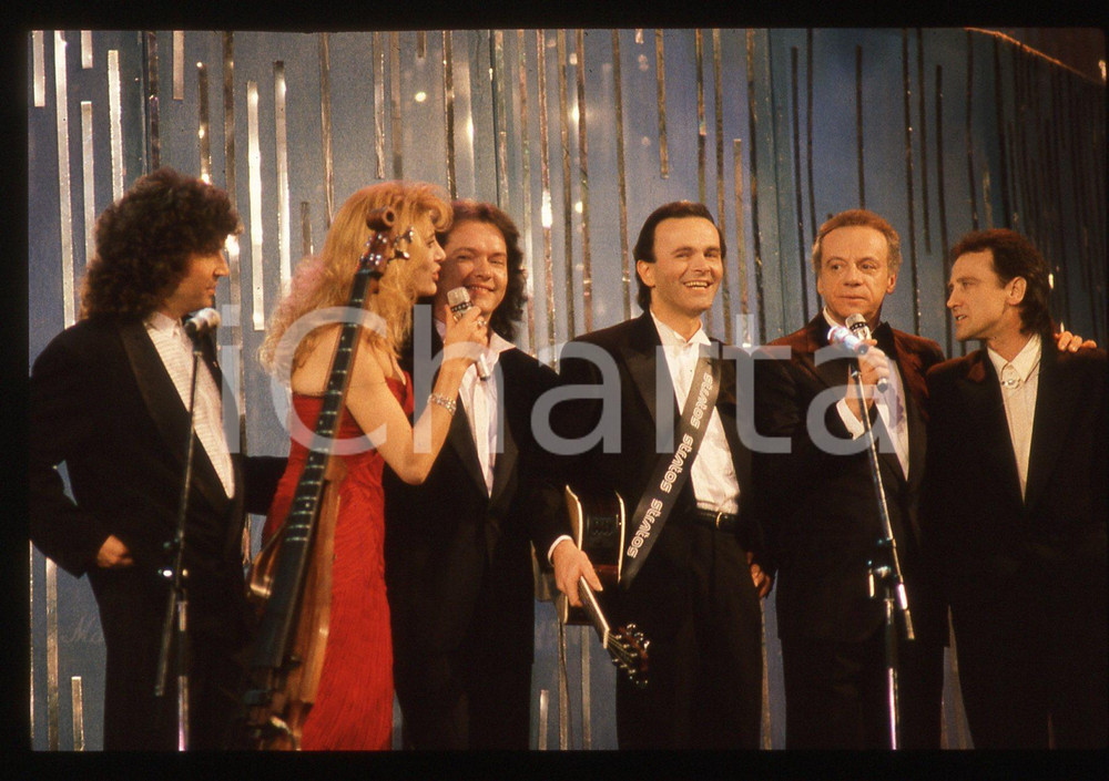 35mm vintage slide* 1990 SANREMO - POOH Gabriella CARLUCCI e Johny DORELLI (3)