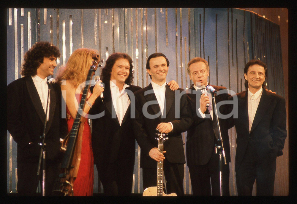 35mm vintage slide* 1990 SANREMO - POOH Gabriella CARLUCCI e Johny DORELLI (4)