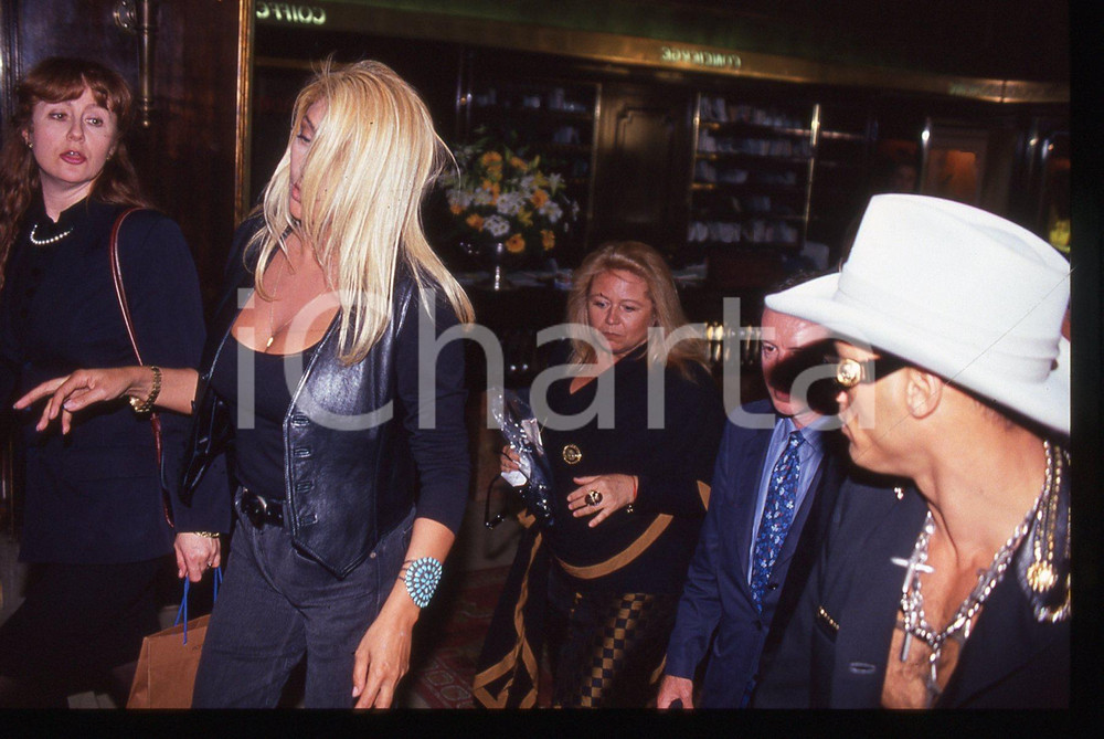 35mm vintage slide* 1994 GUBBIO - Mara VENIER ritratto della showgirl