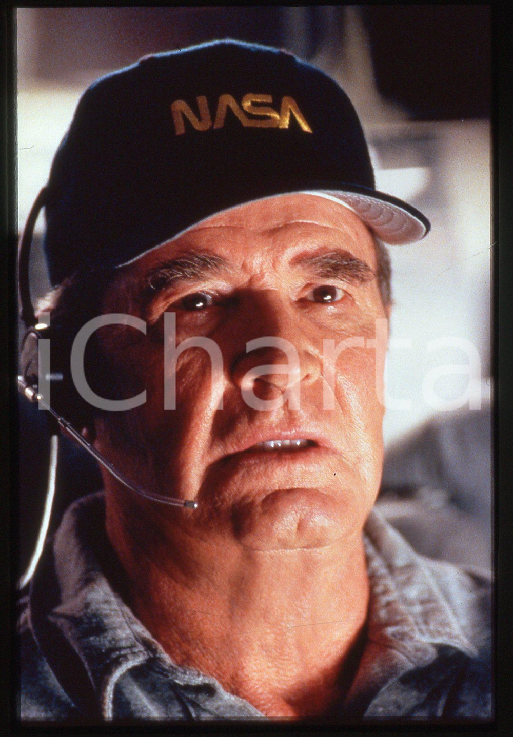 35mm vintage slide* 2000 Film SPACE COWBOYS - James GARNER in una scena (2)