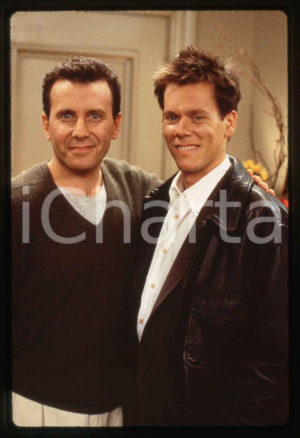 35mm vintage slide* 1996 Serie Tv MAD ABOUT YOU - Kevin BACON e Paul REISER