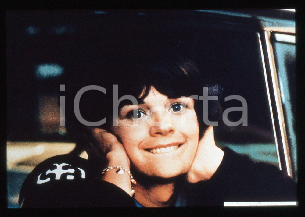 Fotografia d'epoca originale 35mm vintage slide* 1973 Film AMERICAN GRAFFITI - Cindy WILLIAMS in una scena 1