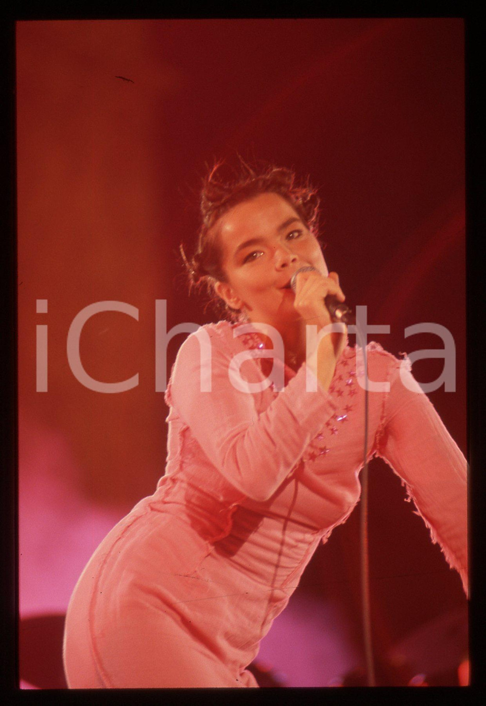 35mm vintage slide* 1994 FESTIVALBAR - BJORK canta "Big Time Sensuality" (7)