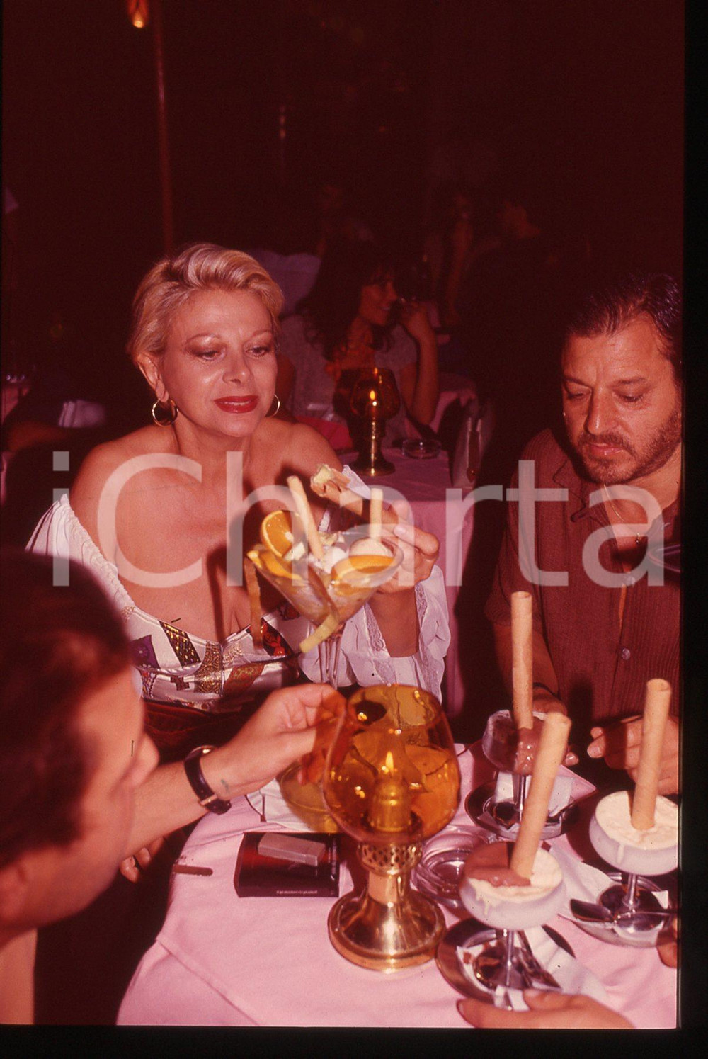 35mm vintage slide* 1990ca COSTUME - Sandra MILO paparazzata (9)