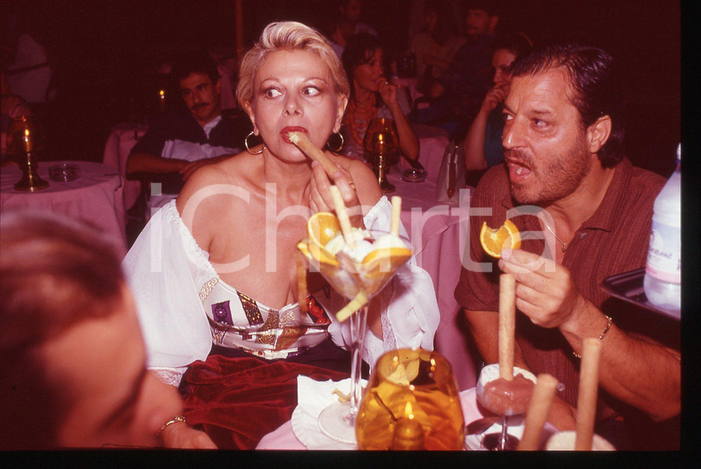 35mm vintage slide* 1990ca COSTUME - Sandra MILO e Pino LO PRESTI (17)