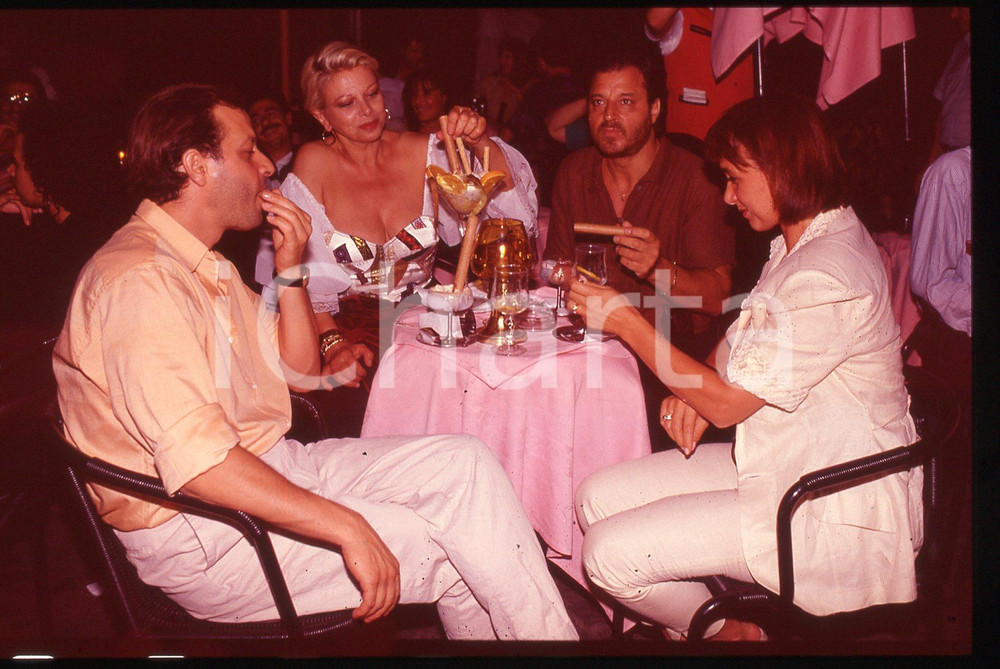 35mm vintage slide* 1990ca COSTUME - Sandra MILO paparazzata (22)