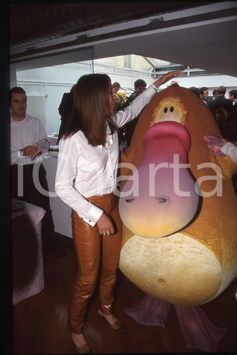 35mm vintage slide* 2000 STRANO MA VERO - Cristina PARODI con il pupazzo HORNY