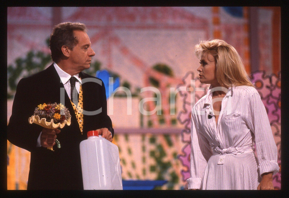 35mm vintage slide* 1989 FINALMENTE VENERDI'  Paola QUATTRINI e Johnny DORELLI *