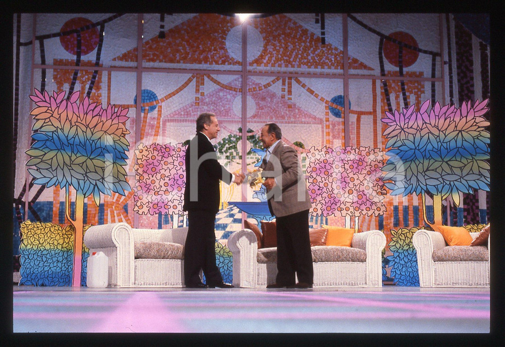35mm vintage slide* 1989 FINALMENTE VENERDI' - Johnny DORELLI e Gianni AGUS (2)