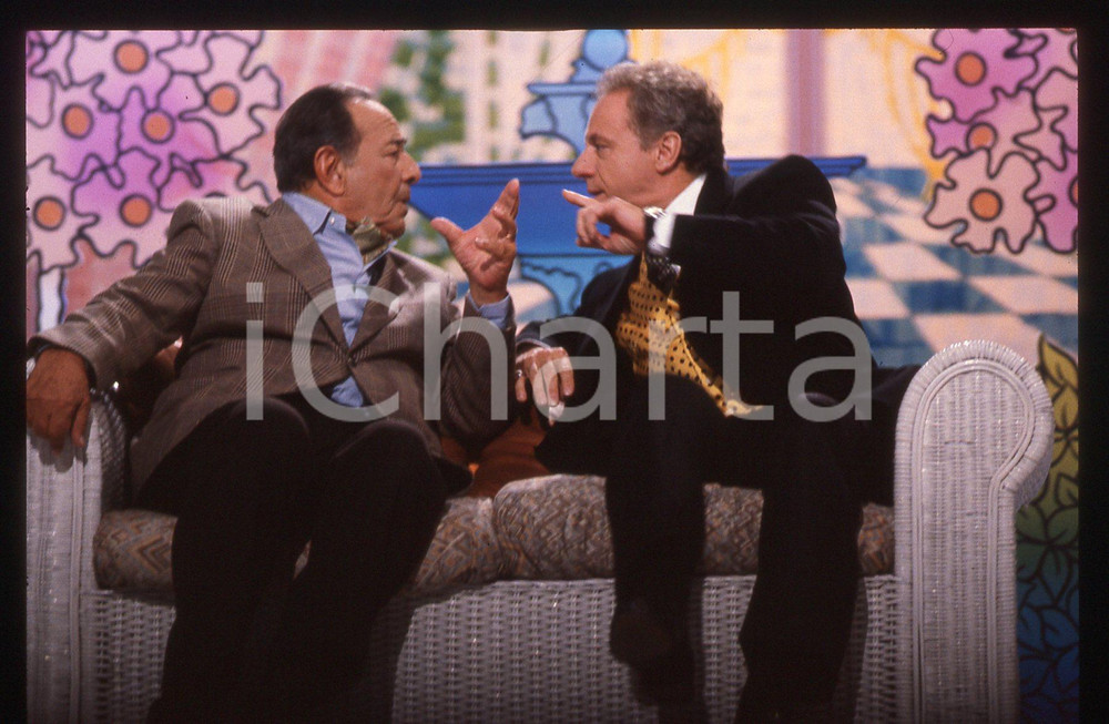 35mm vintage slide* 1989 FINALMENTE VENERDI' - Johnny DORELLI e Gianni AGUS (4)