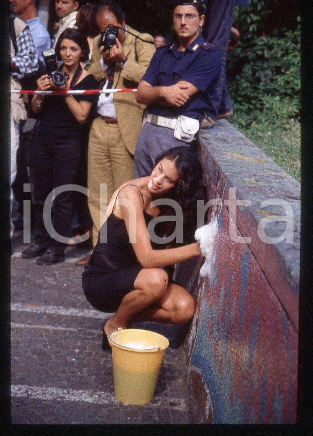 35mm vintage slide*2000 MILANO Megan GALE testimonial campagna anti graffiti (3)