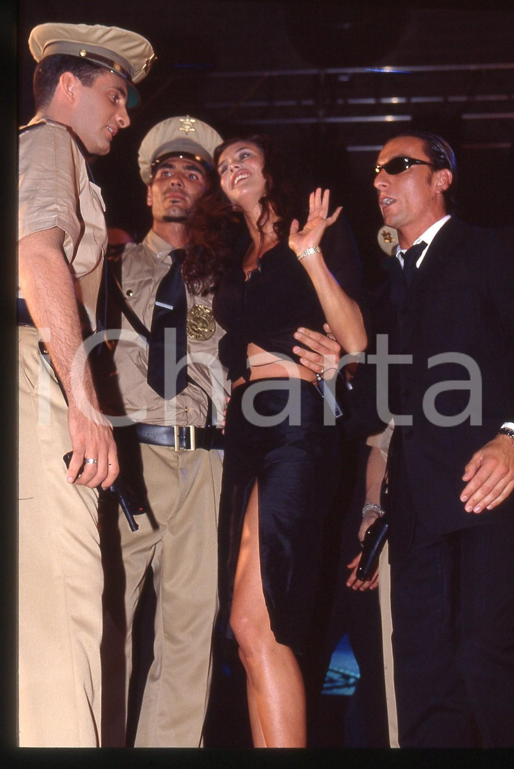 35mm vintage slide* 1999 OMNITEL - Megan GALE scherza con gli attori dello spot