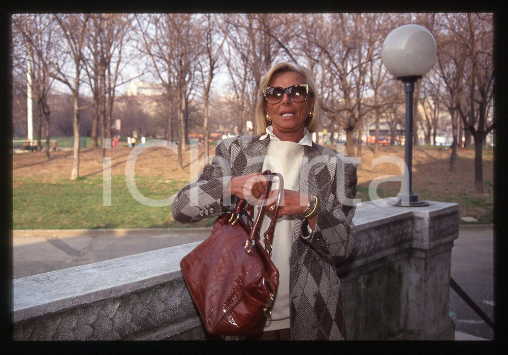 35mm vintage slide* 1990ca MILANO - Sandra MONDAINI ritratto dell'attrice