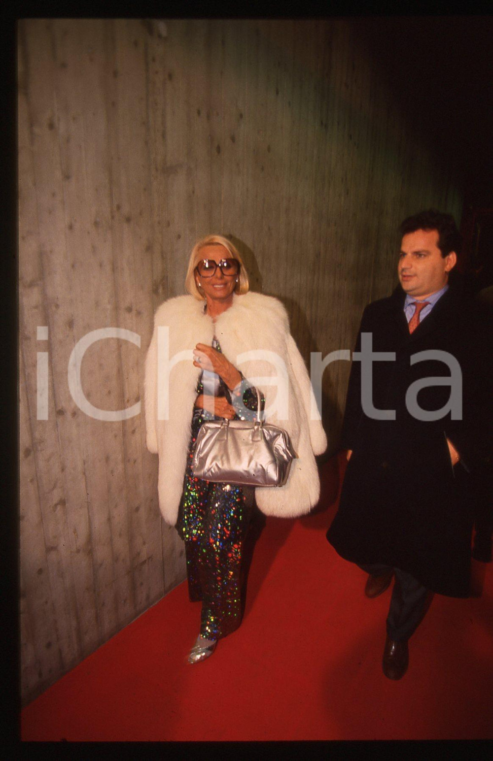 35mm vintage slide* 1990ca COSTUME - Sandra MONDAINI ritratta ad un evento (6)