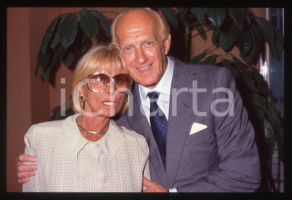 35mm vintage slide* 1990ca COSTUME - Sandra MONDAINI e Raimondo VIANELLO (7)