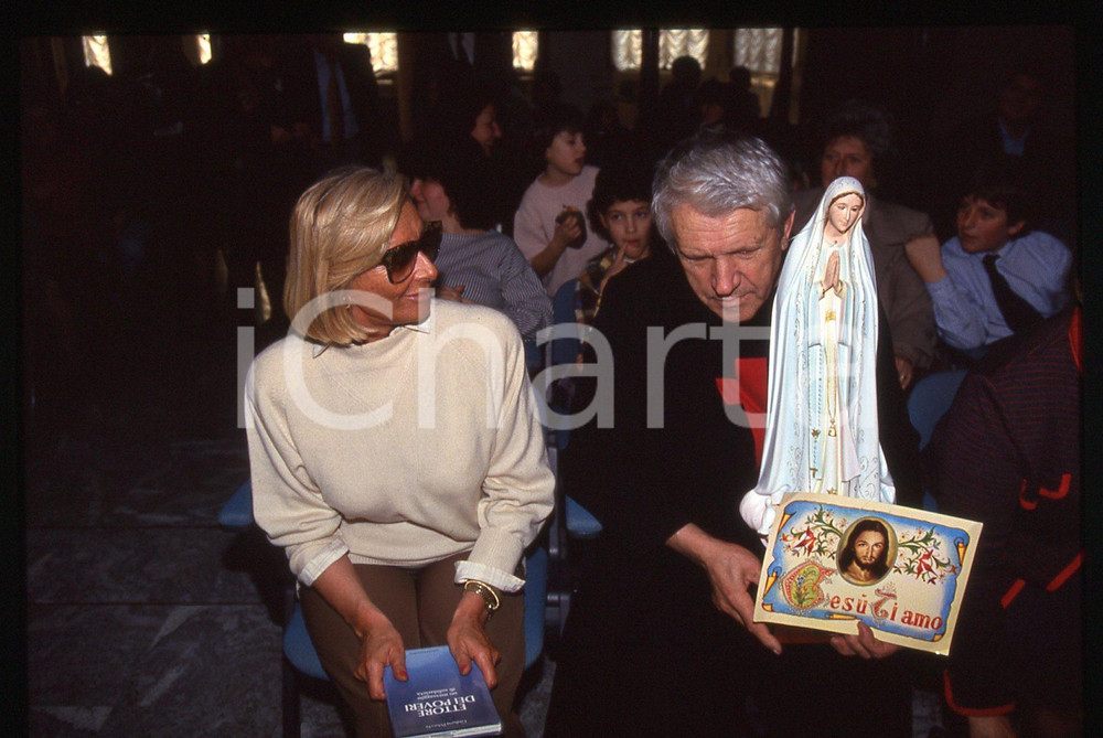 35mm vintage slide* 1990ca MILANO - Sandra MONDAINI e Fratel ETTORE (3)