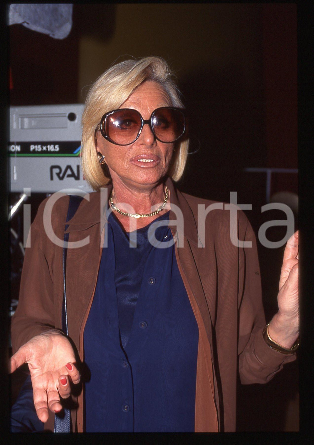35mm vintage slide* 1990ca RAI Studi Televisivi - Sandra MONDAINI ritratto (9)