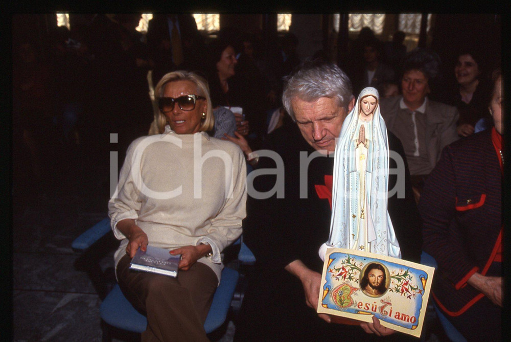 35mm vintage slide* 1990ca MILANO - Sandra MONDAINI e Fratel ETTORE (4)