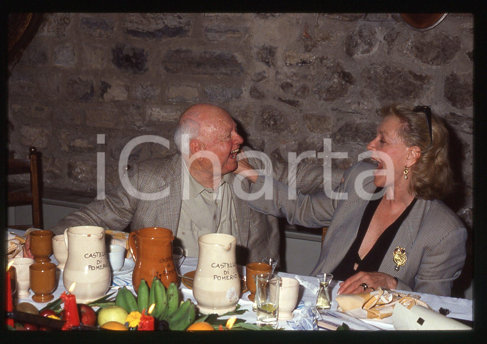 35mm vintage slide* 1990 CASTELLO DI POMERIO Lauren BACALL e Mickey ROONEY (2)