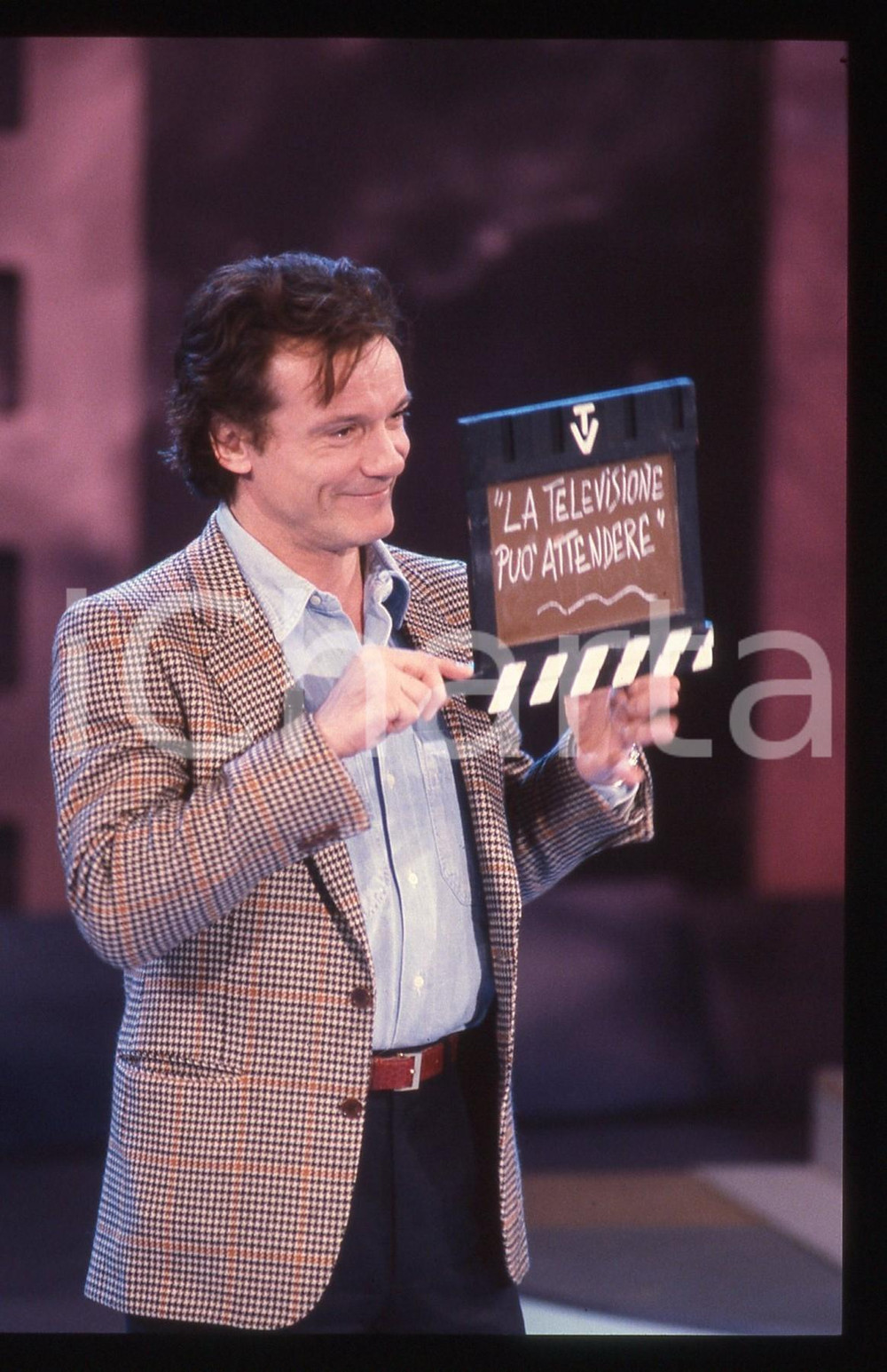 35mm vintage slide* 1990 LA TELEVISIONE PUO' ATTENDERE - Massimo RANIERI (2)