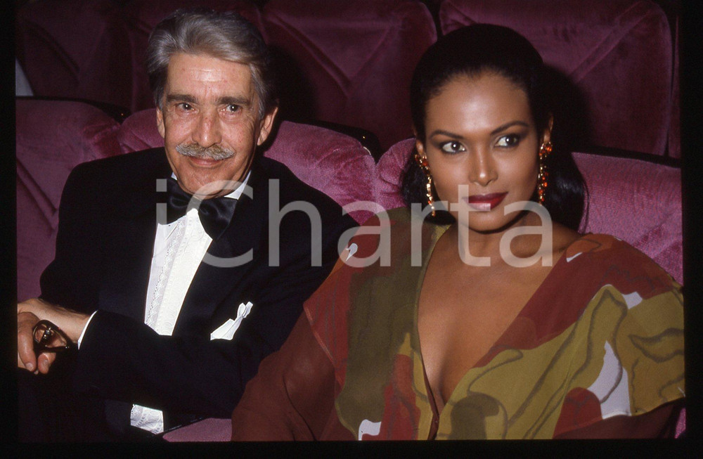 35mm vintage slide* 1990ca COSTUME - Zeudi ARAYA e Franco CRISTALDI
