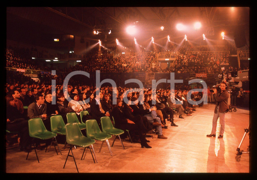 35mm vintage slide* 1998 MODENA PINOCCHIO Emergenza Kosovo - Pubblico PALAPANINI