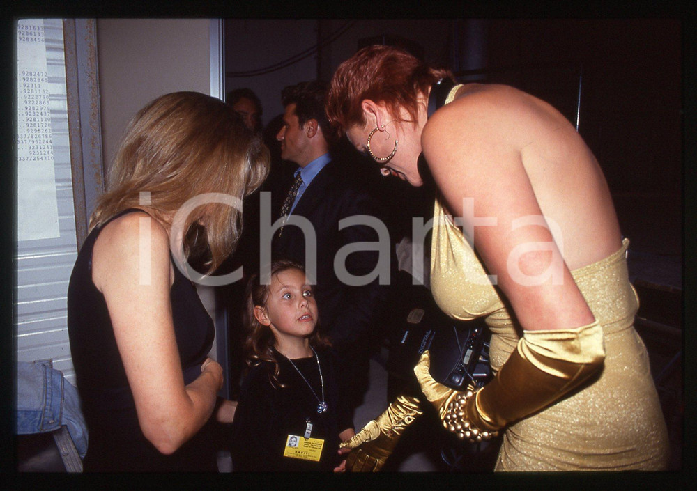 35mm vintage slide* 1992 PREMIO TV - Olivia NEWTON-JOHN con Brigitte Nielsen