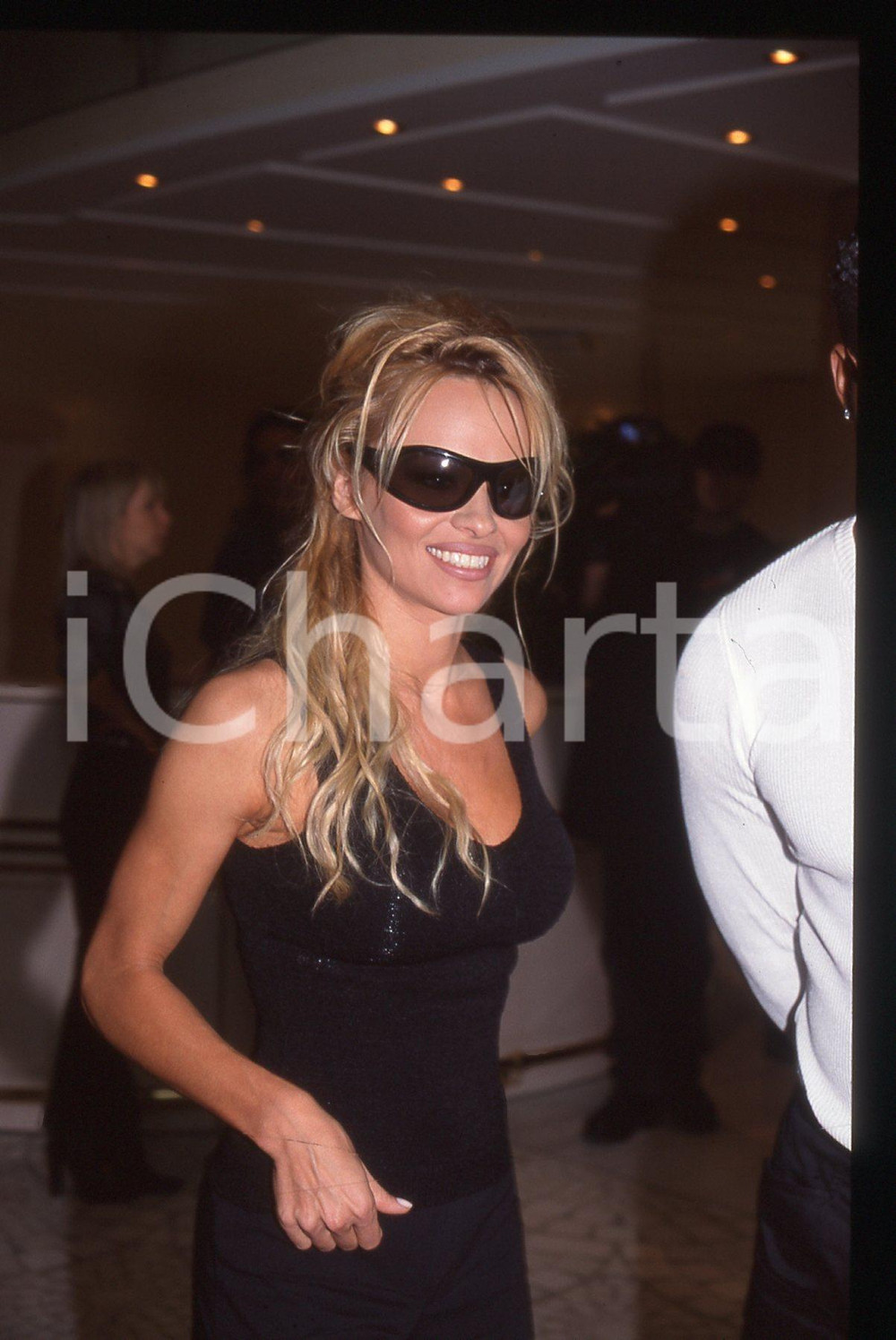 35mm vintage slide* 1999 MONTECARLO - Pamela ANDERSON ai WORLD MUSIC AWARDS (9)